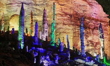 長沙出發(fā)到黃龍洞、天門山二日游